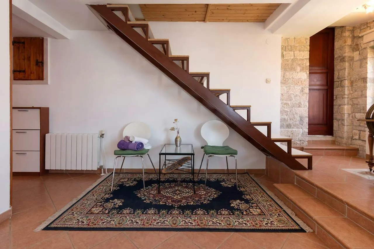 Πανσιόν Apartments Ariana Πούλα